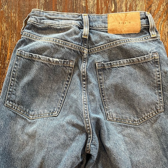 Distressed ultra high waist mom jeans - Picture 5 of 5